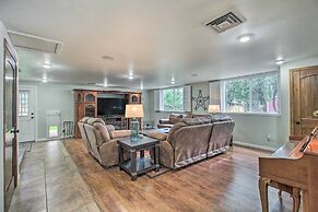 Cozy Pinetop Retreat w/ Yard & Heated Gazebo!