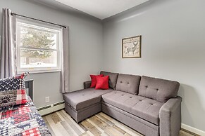 Charming Curtis House: Large Deck w/ Lake View!