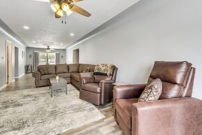 Charming Curtis House: Large Deck w/ Lake View!
