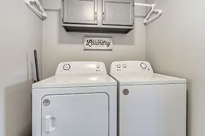 Charming Curtis House: Large Deck w/ Lake View!