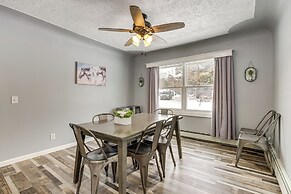 Charming Curtis House: Large Deck w/ Lake View!