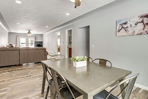 Charming Curtis House: Large Deck w/ Lake View!