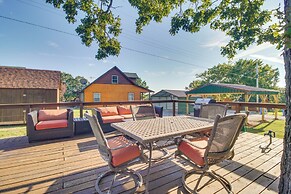 Incredible Log Home: 1 Mile From Lake Tenkiller
