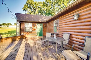 Incredible Log Home: 1 Mile From Lake Tenkiller