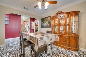 Luxe Atwater Home w/ Patio: 10 Mi to Yosemite Lake