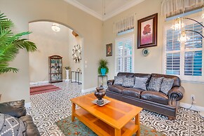 Luxe Atwater Home w/ Patio: 10 Mi to Yosemite Lake