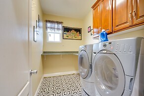 Luxe Atwater Home w/ Patio: 10 Mi to Yosemite Lake