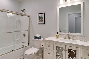 Walk to Downtown: Cozy Lenoir Apartment!