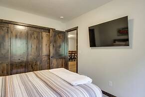 Gull Lake Resort Escape: Pool & Snowmobile Trails