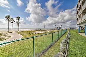 Corpus Christi Escape: Pool & Direct Beach Access!