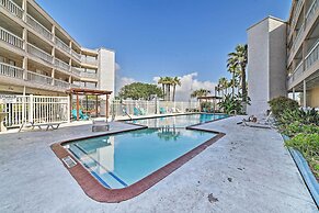 Corpus Christi Escape: Pool & Direct Beach Access!