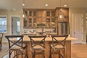 Chic & Modern Flagstaff Home w/ Hot Tub + Fire Pit