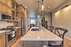 Chic & Modern Flagstaff Home w/ Hot Tub + Fire Pit