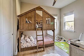 Chic & Modern Flagstaff Home w/ Hot Tub + Fire Pit