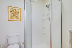 The White Elephant Inn Getaway w/ Pool & Hot Tub!