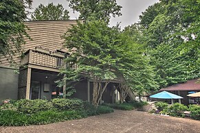 The White Elephant Inn Getaway w/ Pool & Hot Tub!