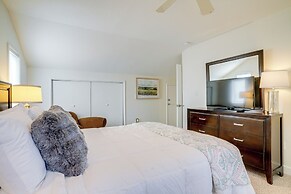 The White Elephant Inn Getaway w/ Pool & Hot Tub!