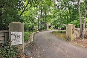 The White Elephant Inn Getaway w/ Pool & Hot Tub!