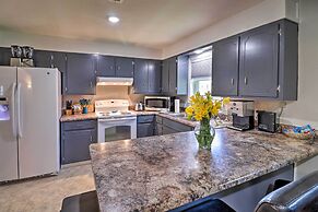 Greers Ferry Home w/ Yard, < 1 Mi to Marina!