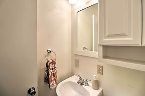 Greers Ferry Home w/ Yard, < 1 Mi to Marina!