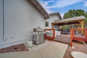 Deck & Indoor Pickleball Court: West Sedona Home!