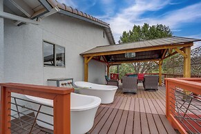 Deck & Indoor Pickleball Court: West Sedona Home!