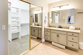 Deck & Indoor Pickleball Court: West Sedona Home!