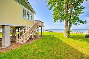 Coastal Escape: Bayfront Home w/ Dock & Views