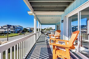 Oceanside Oak Island Getaway: For Families & Pets!
