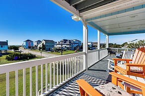 Oceanside Oak Island Getaway: For Families & Pets!