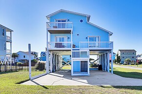 Oceanside Oak Island Getaway: For Families & Pets!