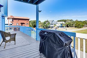 Oceanside Oak Island Getaway: For Families & Pets!