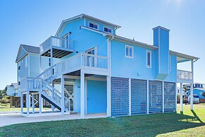 Oceanside Oak Island Getaway: For Families & Pets!