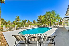 Modern Phoenix Home: Poolside Family Retreat!