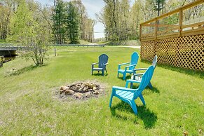 Grant Home w/ Fire Pit: Hess Lake Access Nearby!