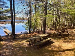 Serene Woodruff Cottage: Lakefront Access!