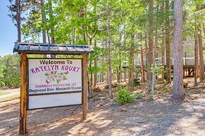 Greers Ferry Treehouse-style Cabin w/ Lake Access!