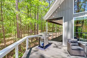 Greers Ferry Treehouse-style Cabin w/ Lake Access!