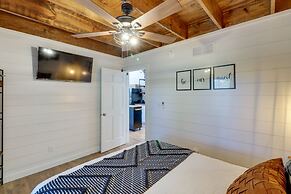 Greers Ferry Treehouse-style Cabin w/ Lake Access!