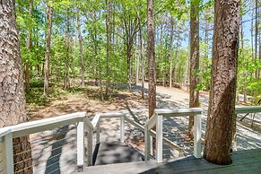 Greers Ferry Treehouse-style Cabin w/ Lake Access!