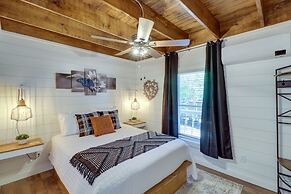 Greers Ferry Treehouse-style Cabin w/ Lake Access!