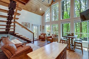 Greers Ferry Treehouse-style Cabin w/ Lake Access!