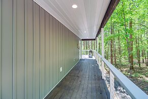 Greers Ferry Treehouse-style Cabin w/ Lake Access!
