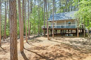 Greers Ferry Treehouse-style Cabin w/ Lake Access!