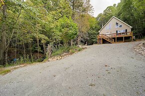 'greystone' Creekside Cabin: Hike, Fish & Explore!