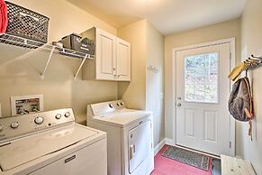 'greystone' Creekside Cabin: Hike, Fish & Explore!