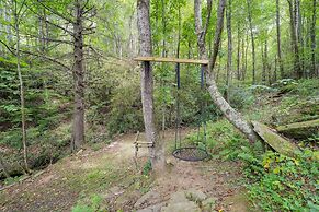 'greystone' Creekside Cabin: Hike, Fish & Explore!