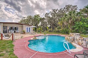 Cozy Melbourne Home w/ Deck & Pool: 5 Mi to Beach!