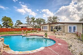 Cozy Melbourne Home w/ Deck & Pool: 5 Mi to Beach!
