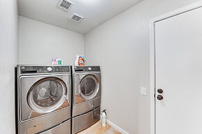 Gilbert Family Home: Games, Private Pool & Patio!